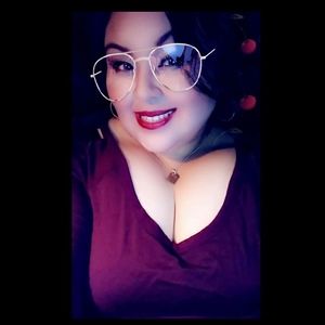 Meet your Posher, Crystal